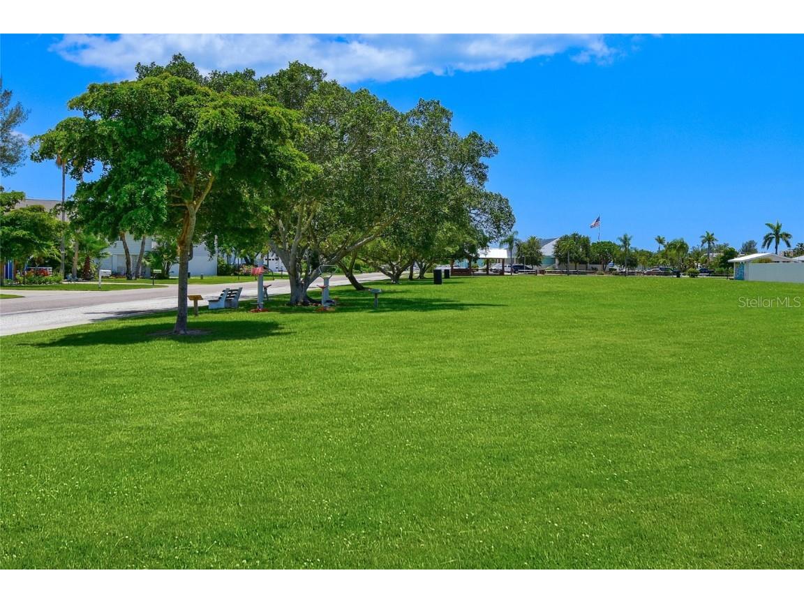 307 57th Street Holmes Beach FL 34217 A4659537 image31