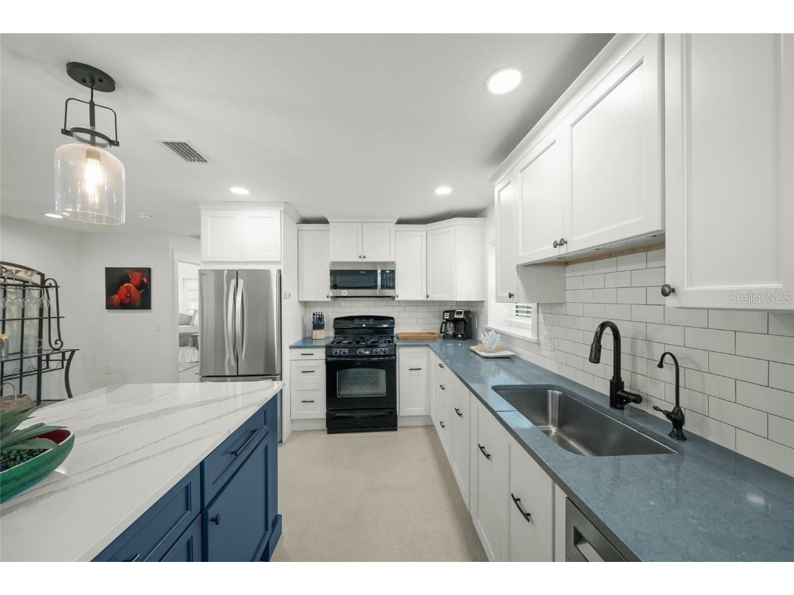 307 57th Street Holmes Beach FL 34217 A4659537 image4