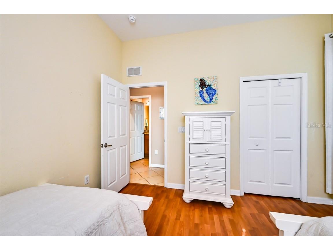 307 64th Street Holmes Beach FL 34217 A4673866 image27