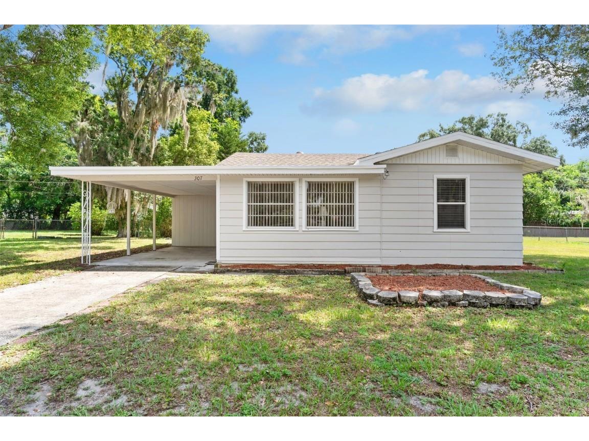 307 Luna Road Auburndale FL 33823 P4930845 image1