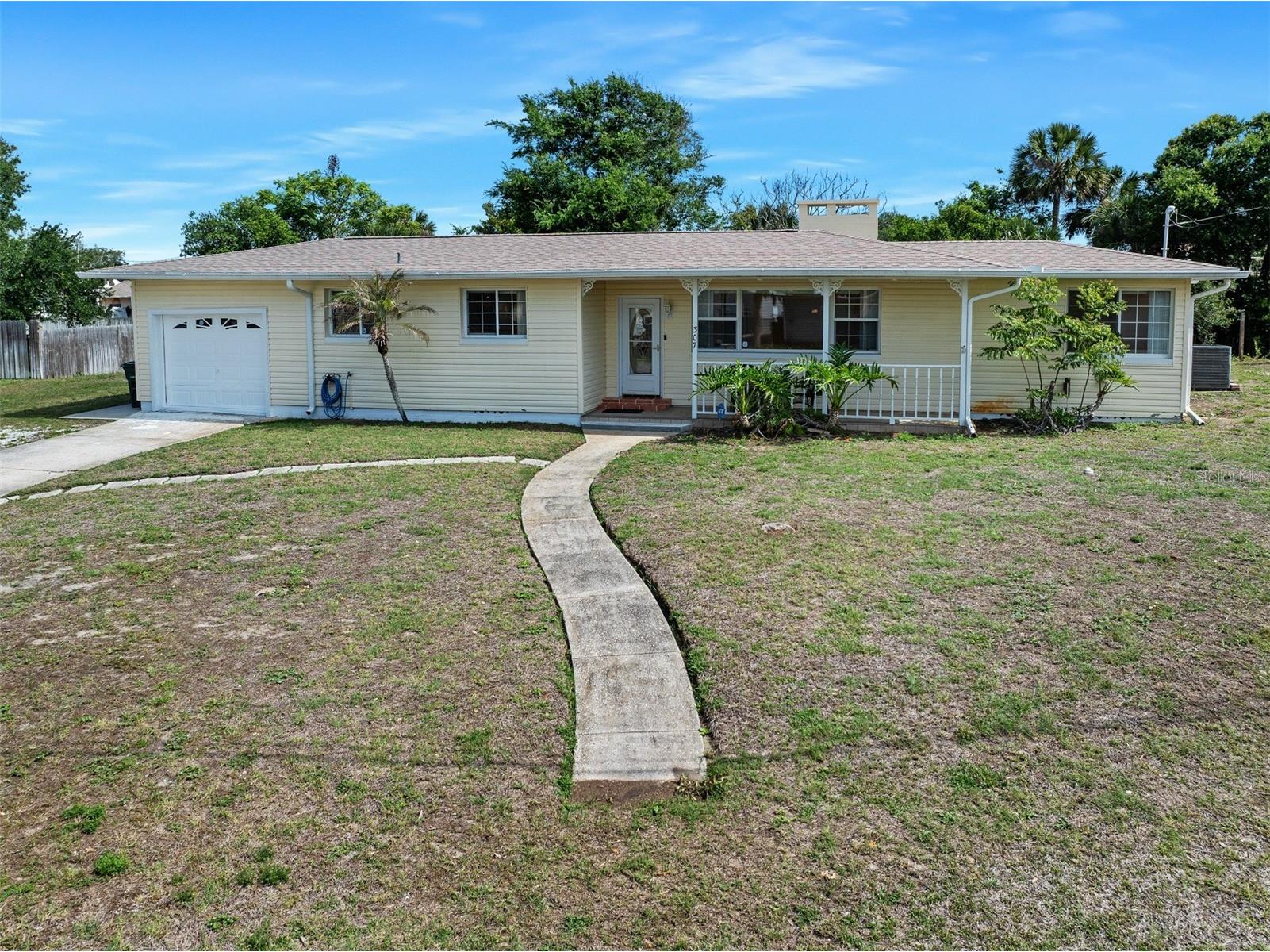 307 Manhattan Avenue Daytona Beach FL 32118 V4948925 image2