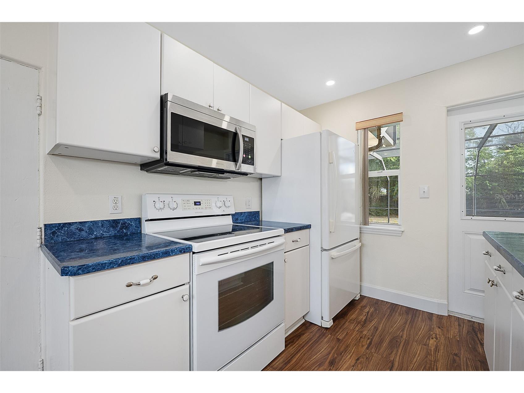 307 Manhattan Avenue Daytona Beach FL 32118 V4948925 image28
