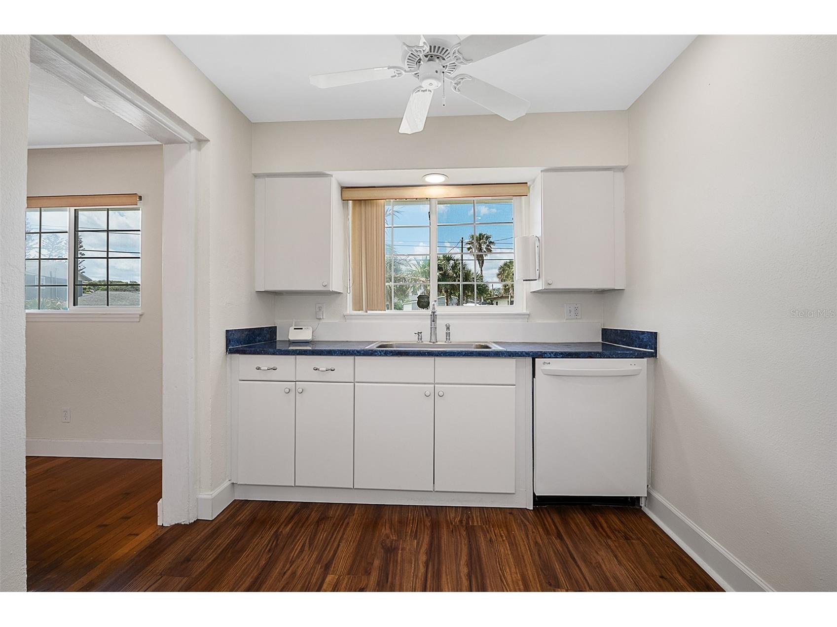 307 Manhattan Avenue Daytona Beach FL 32118 V4948925 image30