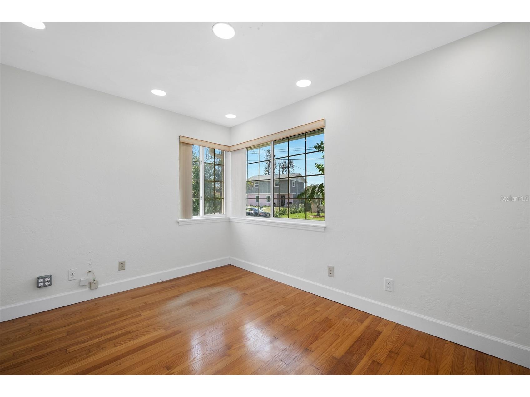307 Manhattan Avenue Daytona Beach FL 32118 V4948925 image33