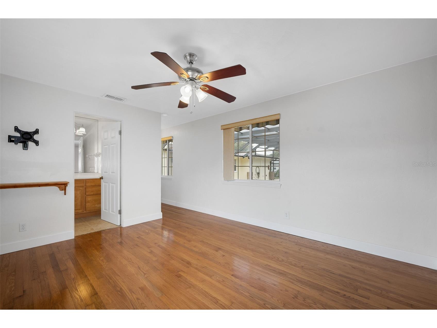 307 Manhattan Avenue Daytona Beach FL 32118 V4948925 image40