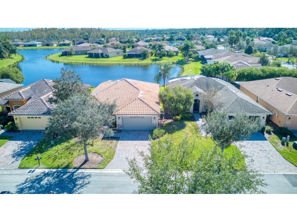 307 Monterey Street Poinciana FL 34759 - COMMUNITY POND S5137888 image1