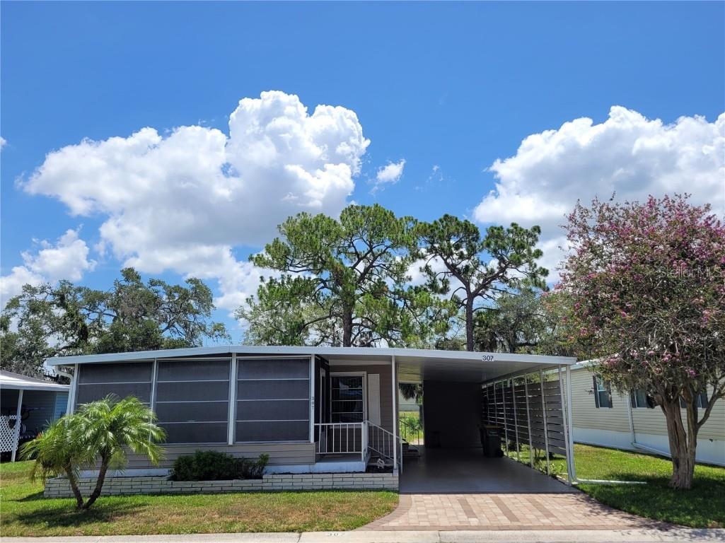 307 Oakwood Boulevard E Sarasota FL 34237 A4576570 image1