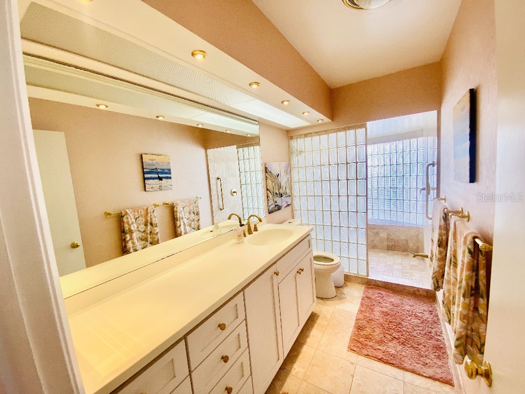 307 Orangewood Lane Largo FL 33770 TB8514498 image7