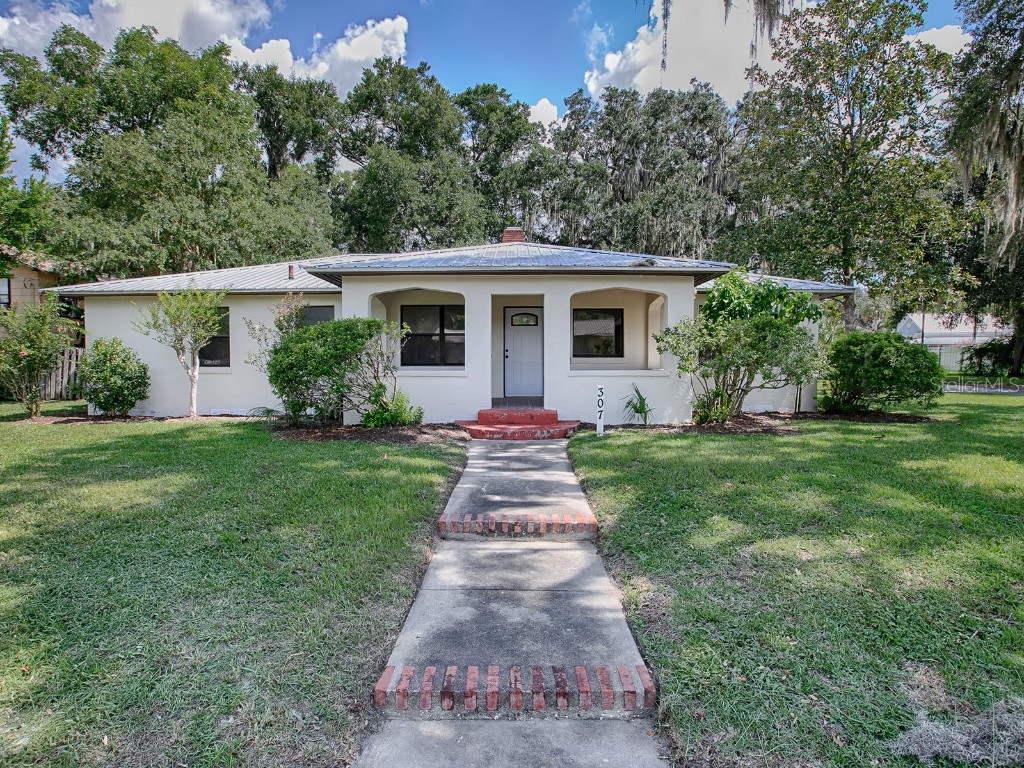 307 Oxford Street Wildwood FL 34785 G5086030 image1