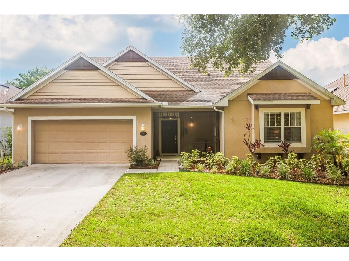 307 Ravenshill Way Deland FL 32724 V4943188 image1