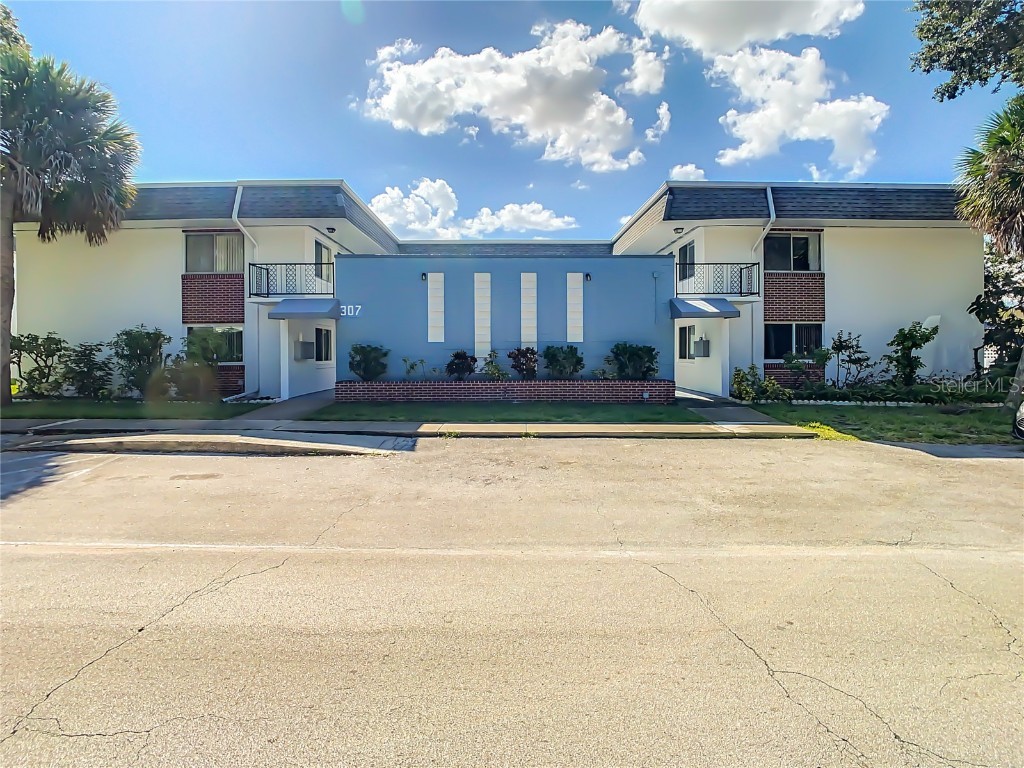 307 Ridge Boulevard #220 South Daytona FL 32119 V4921333 image1