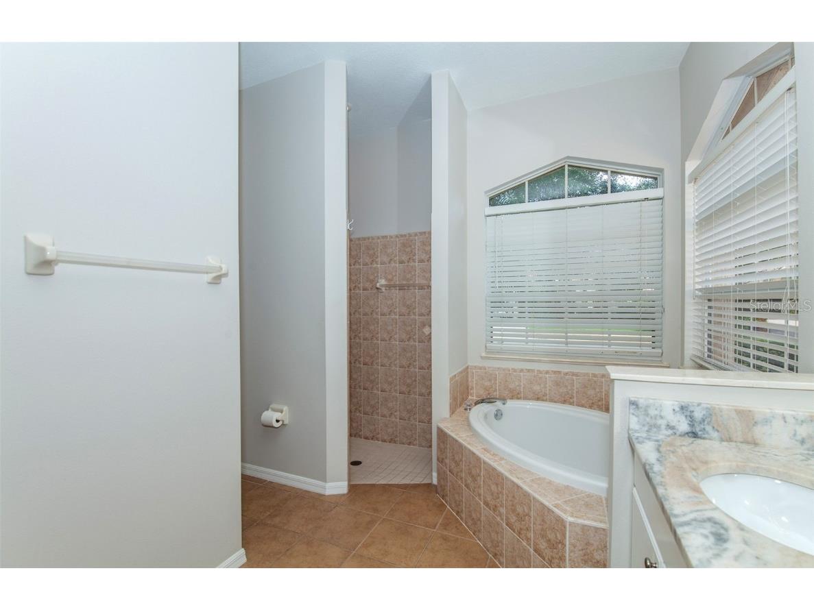 307 Rio Terra Venice FL 34285 TB8439749 image13