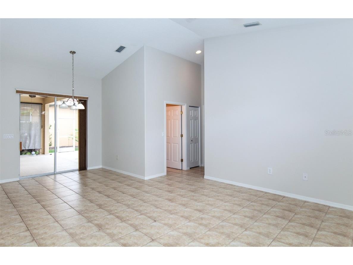 307 Rio Terra Venice FL 34285 TB8439749 image5