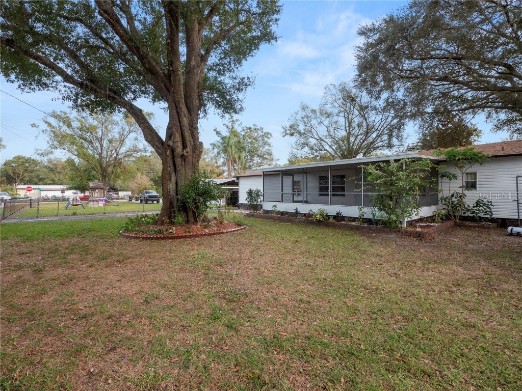 307 Temple Court Winter Haven FL 33880 P4927498 image1