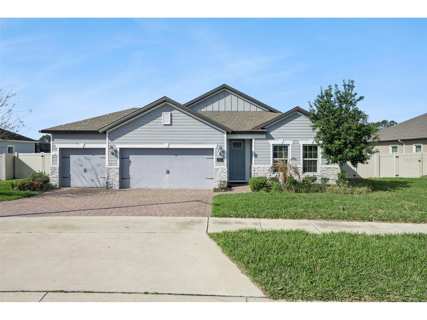 307 Terracotta Terrace Howey In The Hills FL 34737 O6390970 image1