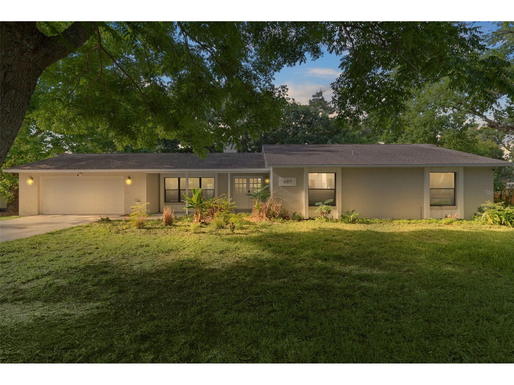 307 W Berckman Street Fruitland Park FL 34731 G5112255 image1
