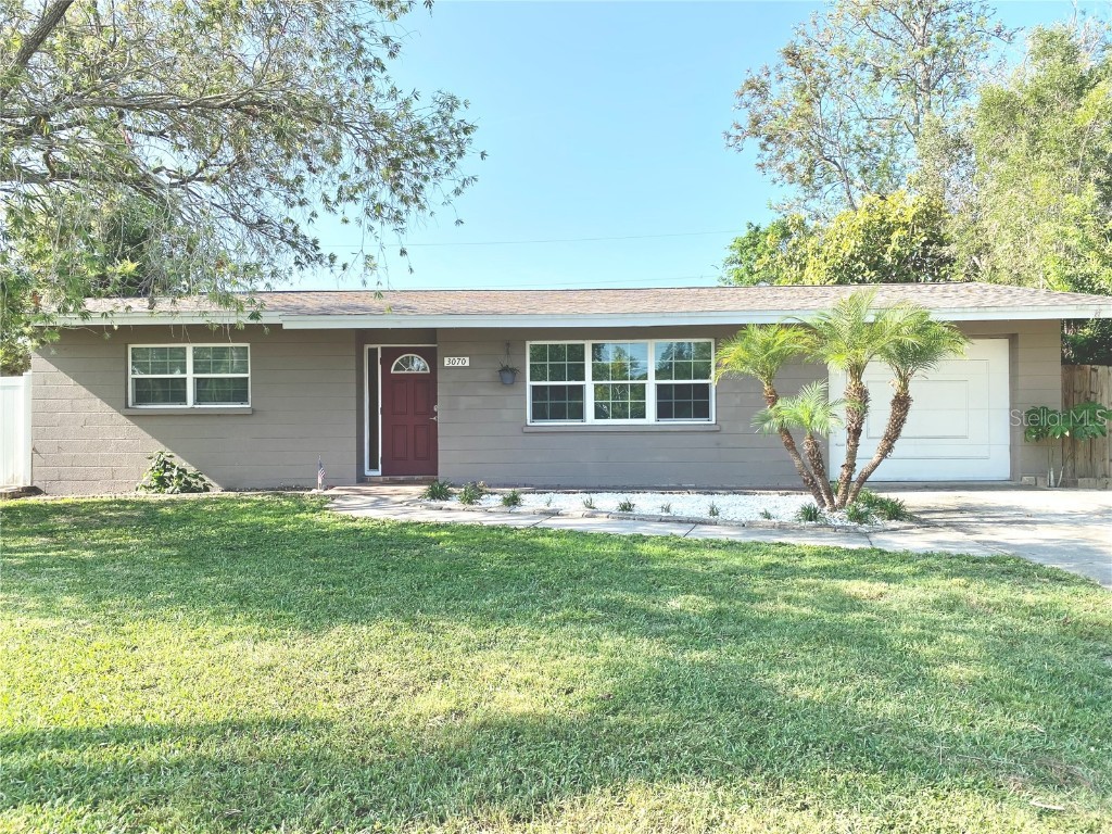 3070 Lake Ridge Drive Sarasota FL 34237 A4570713 image1
