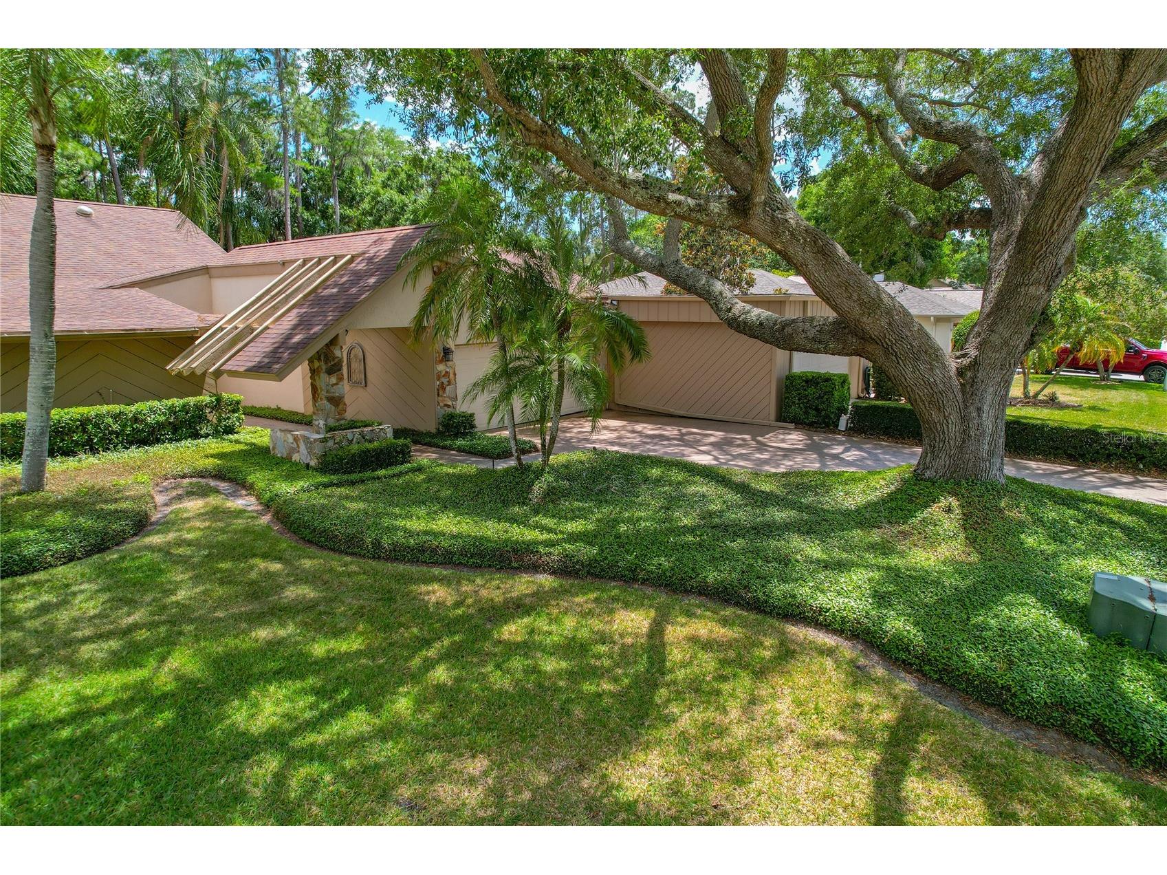 3071 Bolt Drive Palm Harbor FL 34685 W7885293 image1