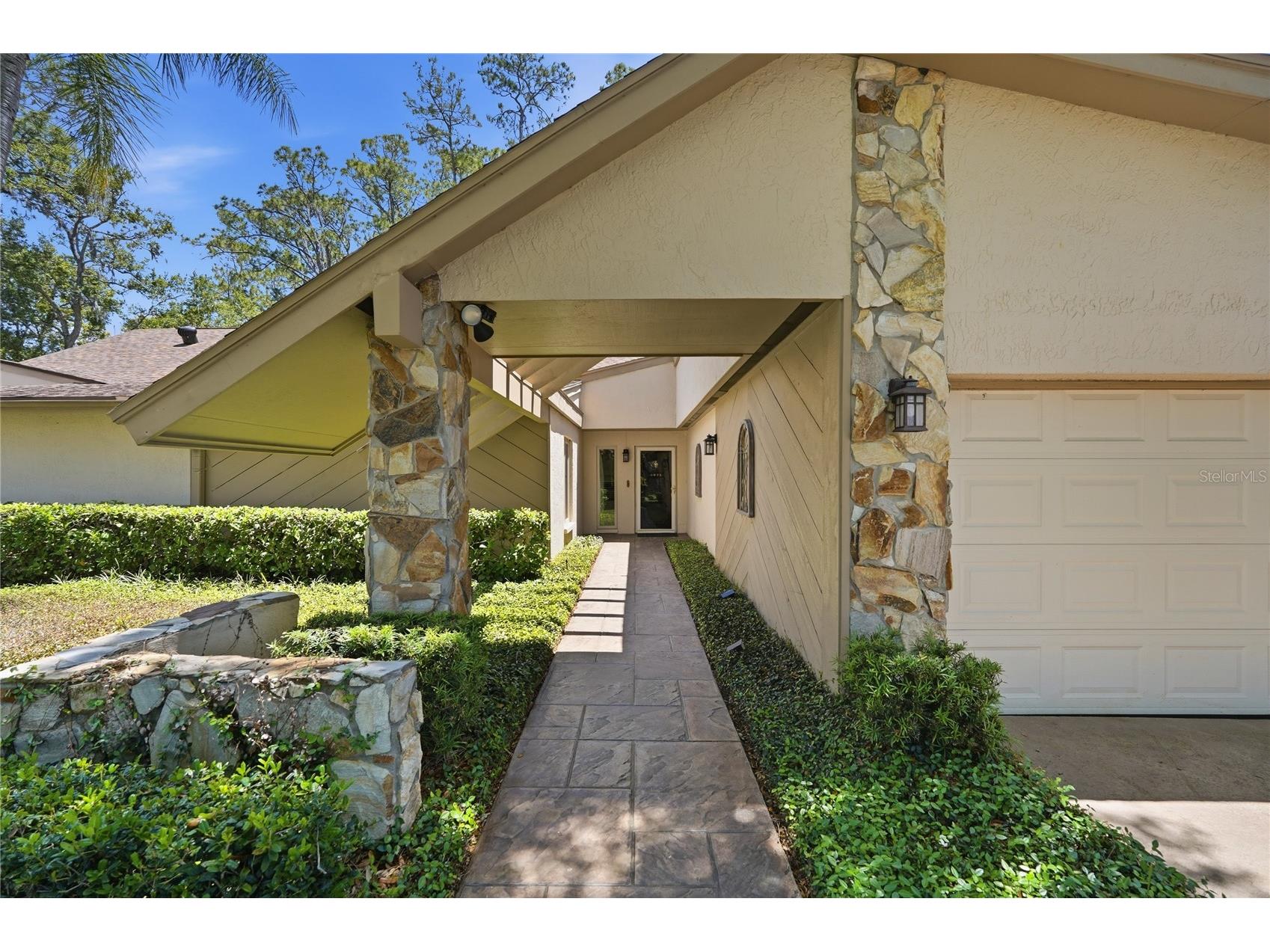 3071 Bolt Drive Palm Harbor FL 34685 W7885293 image2