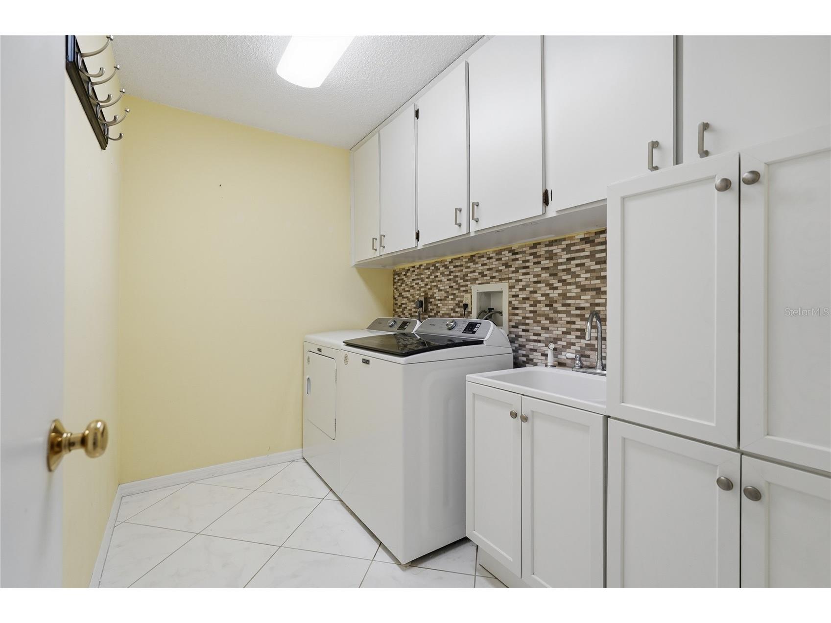 3071 Bolt Drive Palm Harbor FL 34685 W7885293 image32