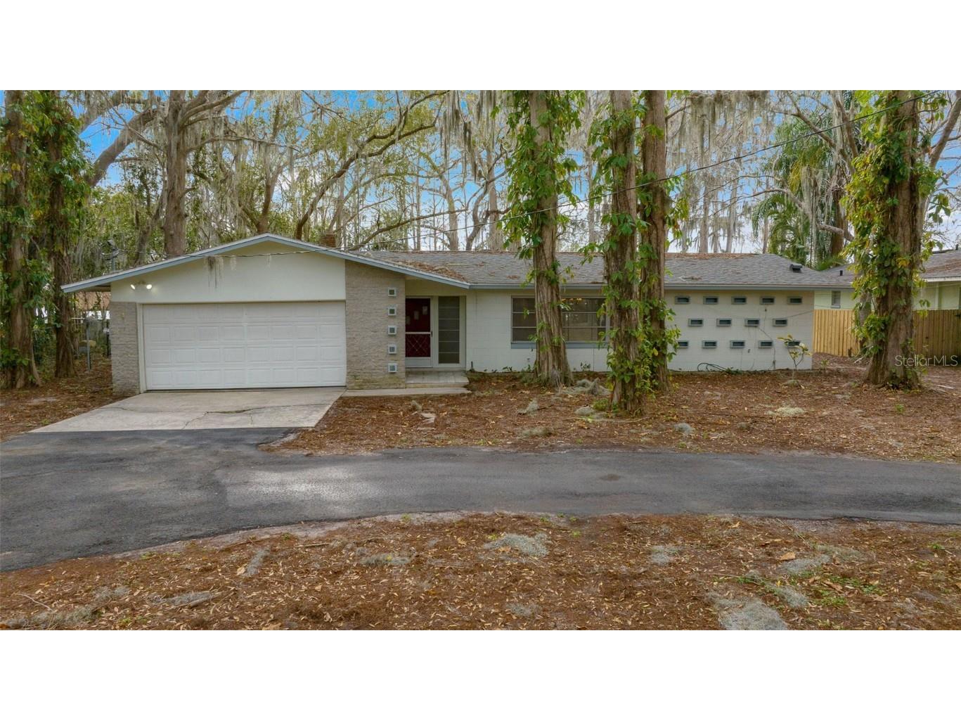 30713 George Drive Tavares FL 32778 - LAKE HARRIS G5093375 image1