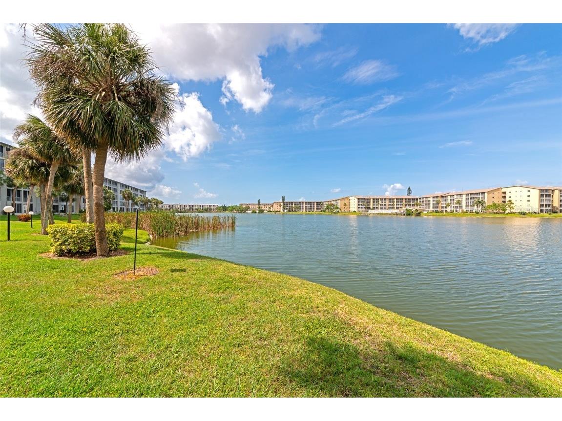 3072 Lake Bayshore Drive #O- 119 Bradenton FL 34205 A4654890 image33