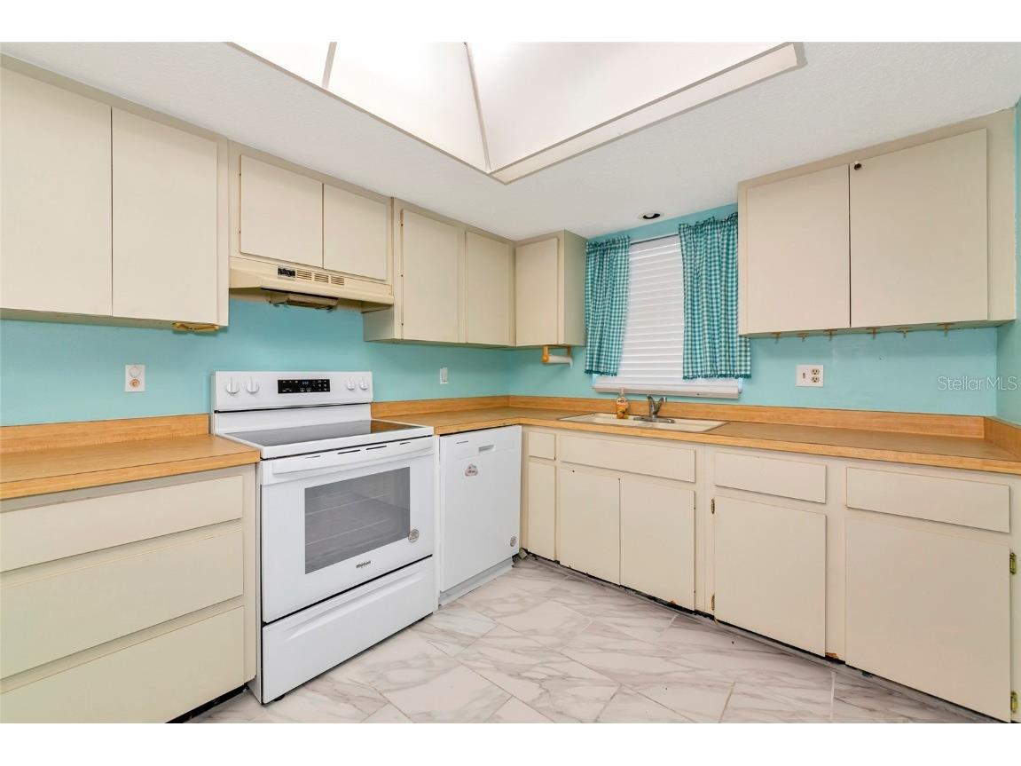 3072 Lake Bayshore Drive #O- 119 Bradenton FL 34205 A4654890 image5