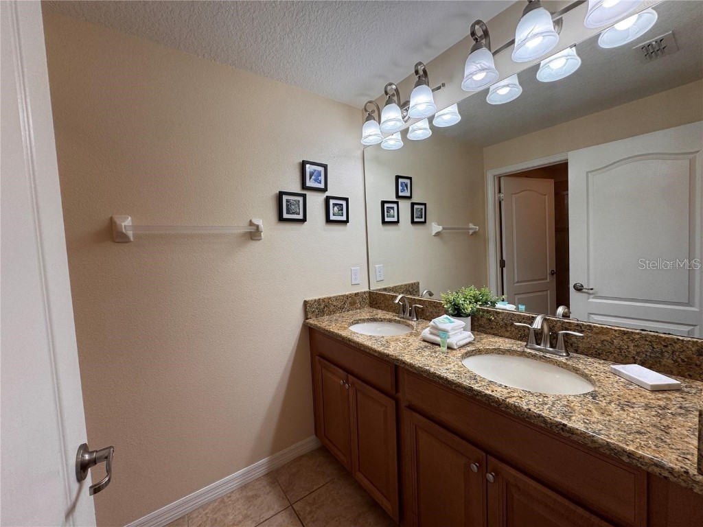 3075 Beach Palm Ave Kissimmee FL 34747 O6367826 image16