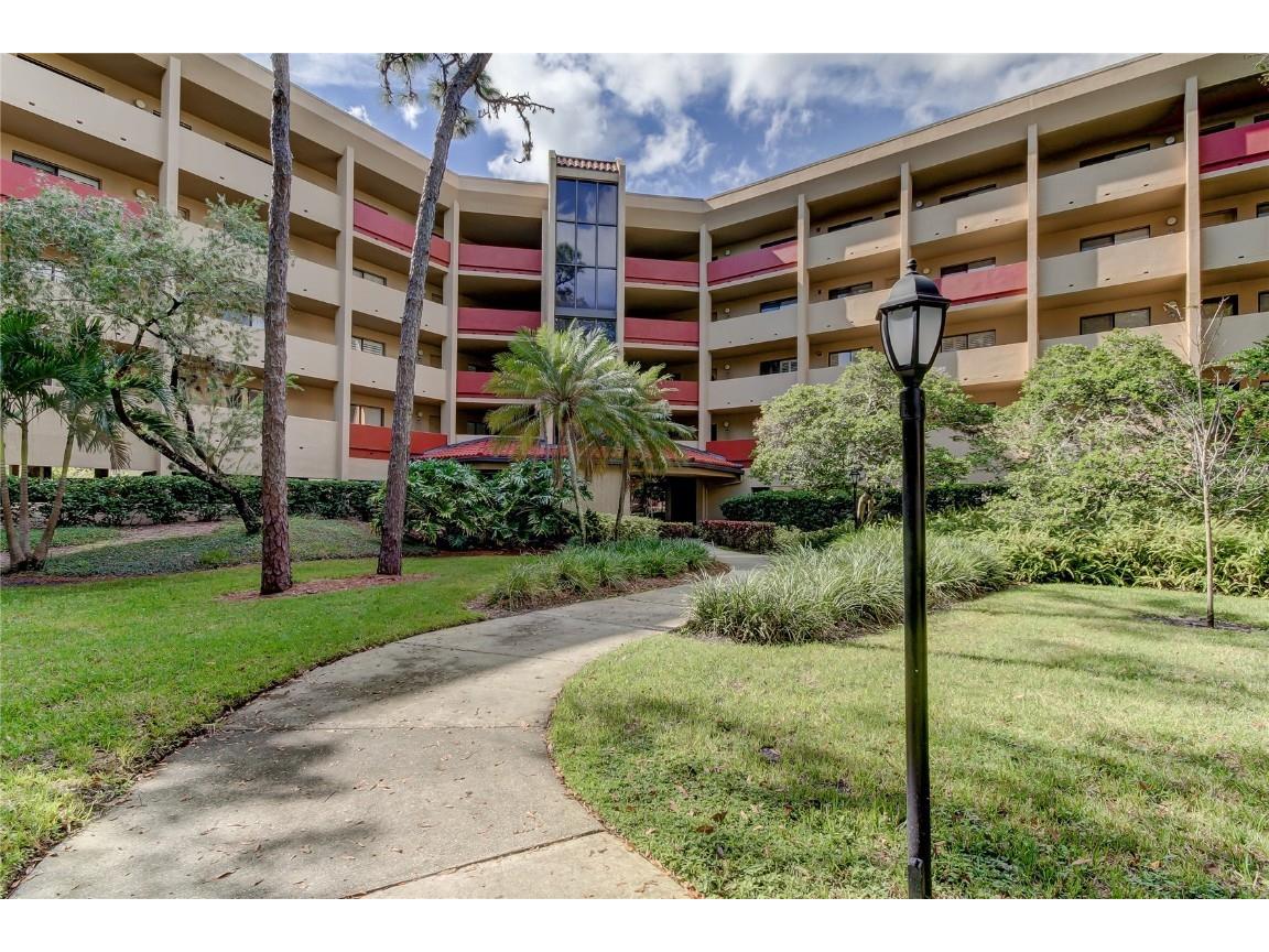 3076 Eastland Boulevard #102 Clearwater FL 33761 U8194798 image1
