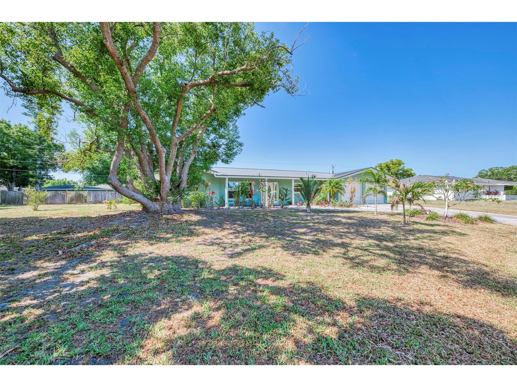 3078 Spencer Lane Sarasota FL 34239 N6144331 image2