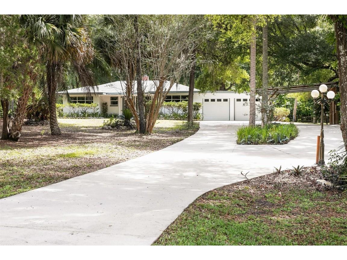 3079 Grand Avenue Deland FL 32720 V4929551 image1