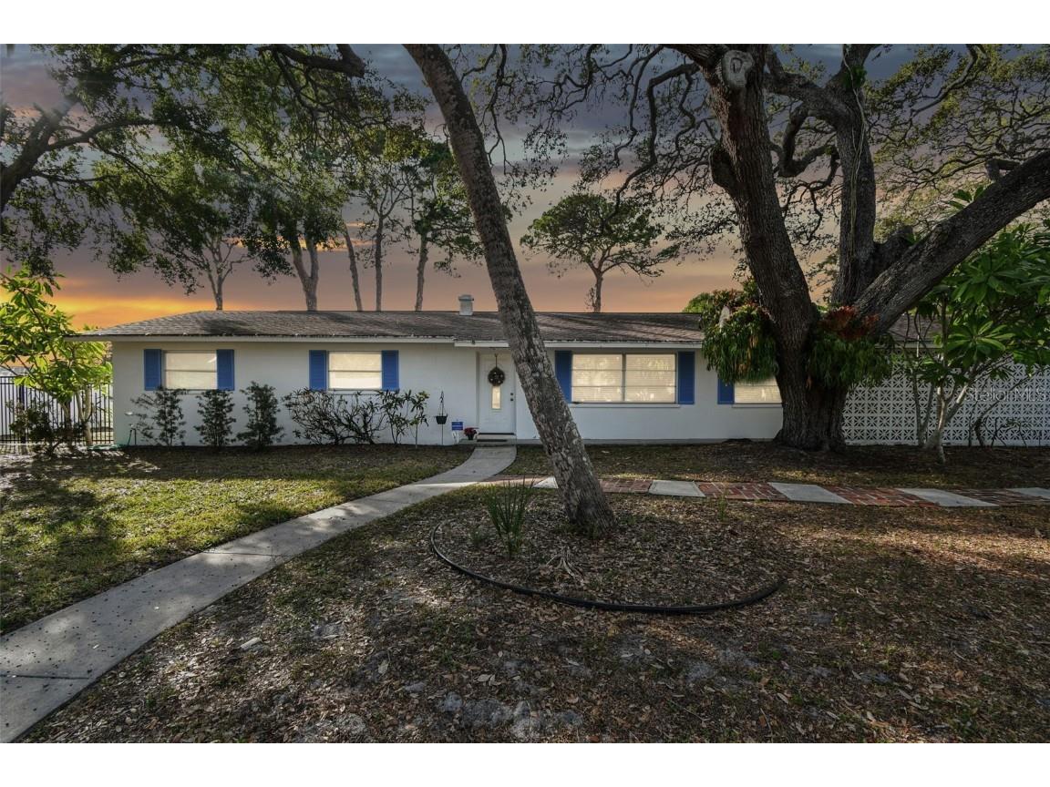 308 46th St W Bradenton FL 34209 A4596064 image1