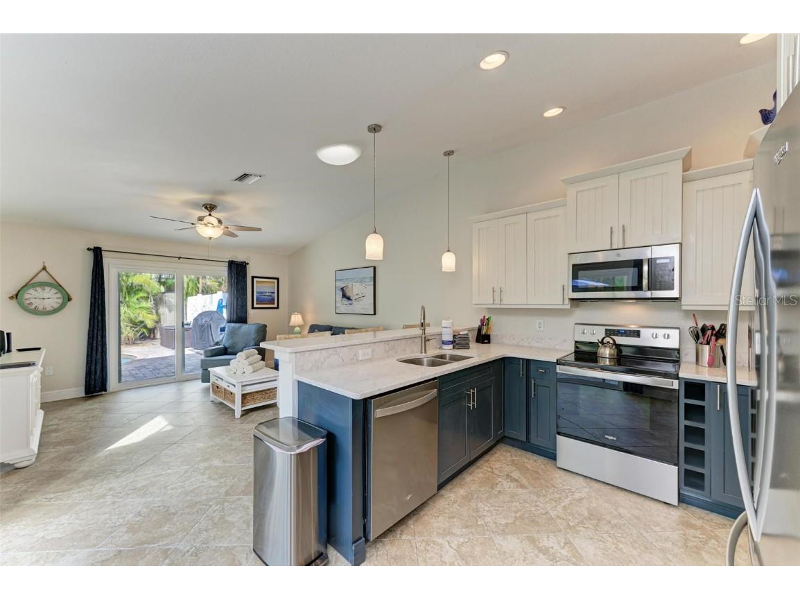 308 58th Street #A Holmes Beach FL 34217 A4673370 image4