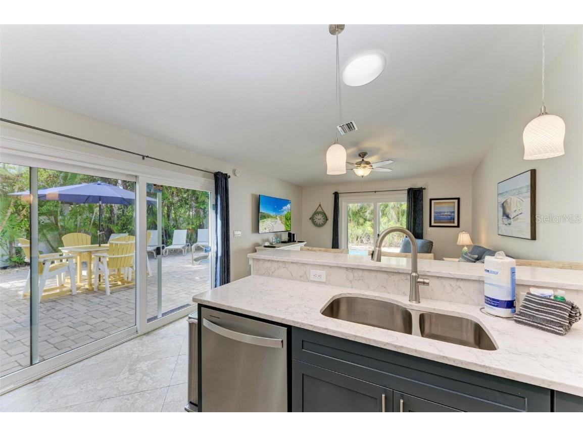 308 58th Street #A Holmes Beach FL 34217 A4673370 image7