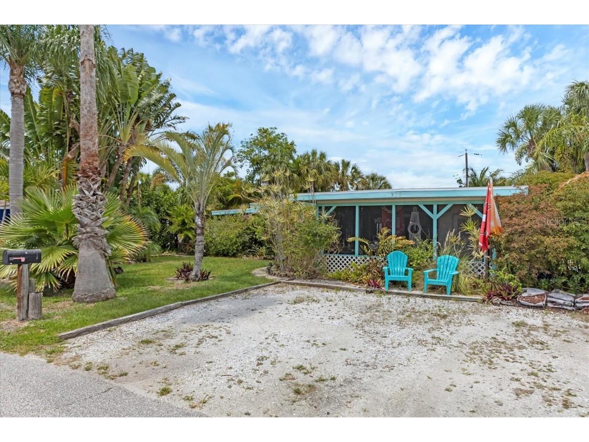 308 61st St Holmes Beach FL 34217 A4533333 image1