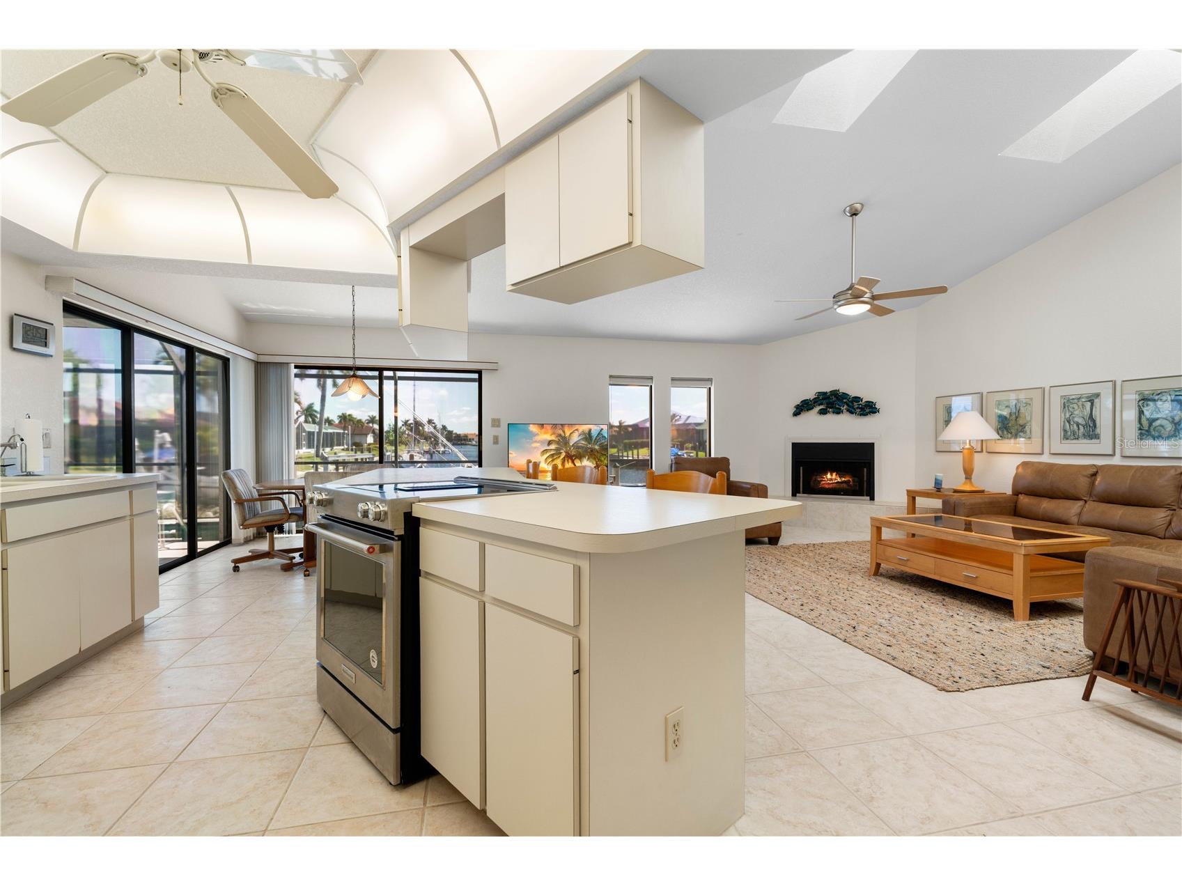 308 Colony Point Drive Punta Gorda FL 33950 - LA MANCHA CANAL C7523811 image23