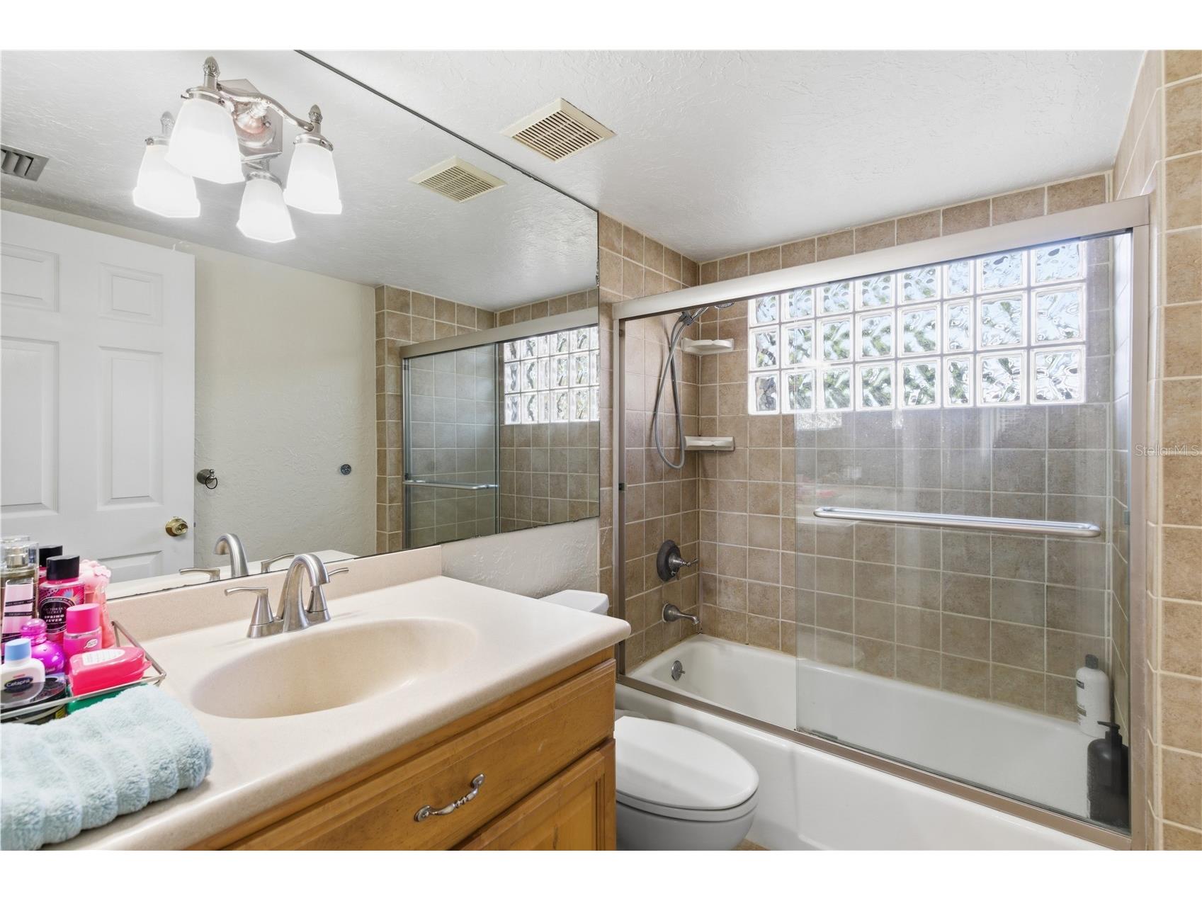 308 Ellen Way Brandon FL 33510 TB8492126 image18