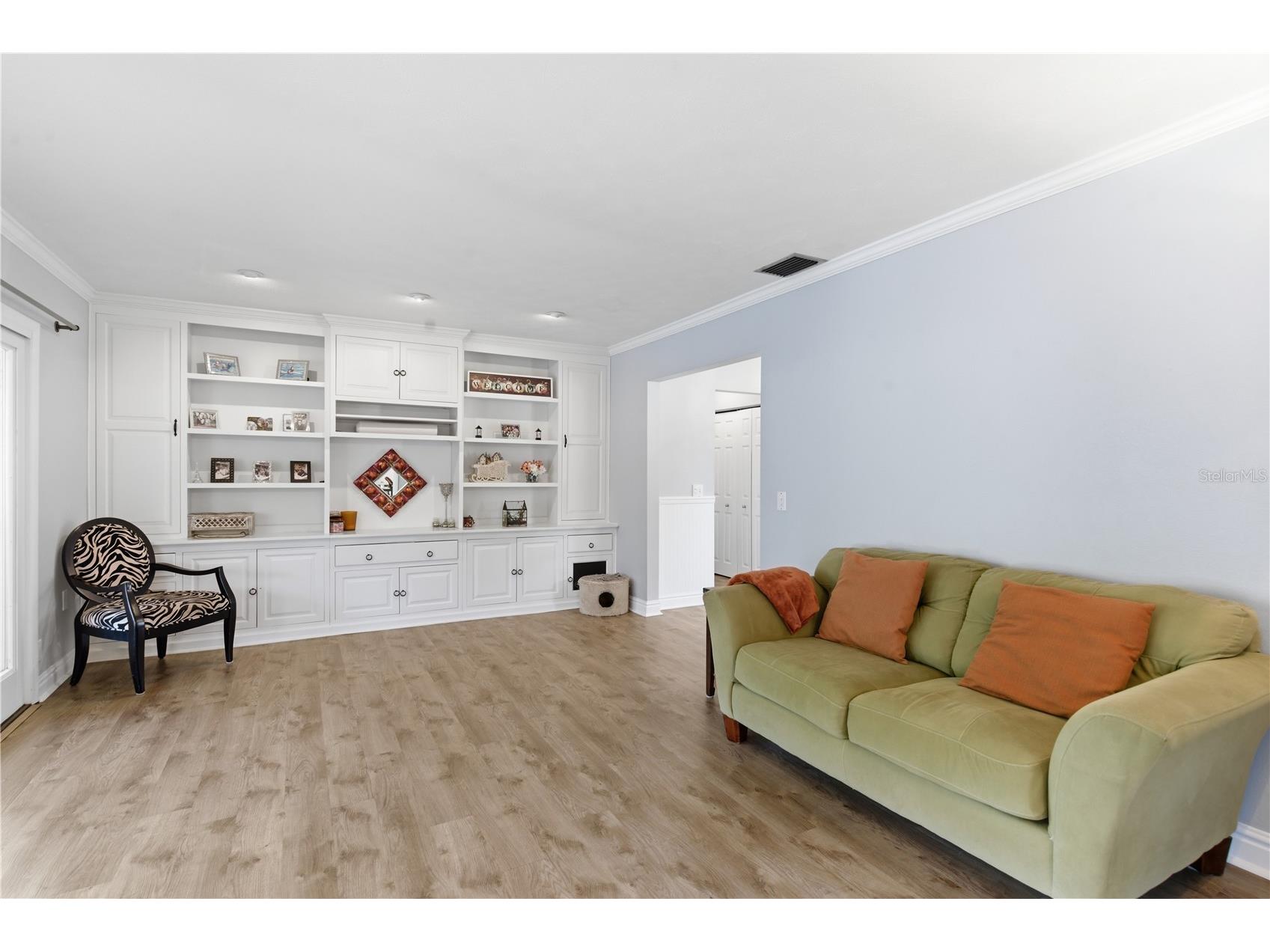 308 Ellen Way Brandon FL 33510 TB8492126 image32