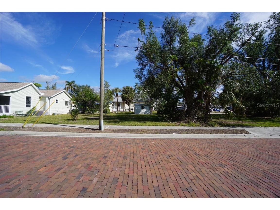 308 Goldstein Street Punta Gorda FL 33950 C7504132 image1