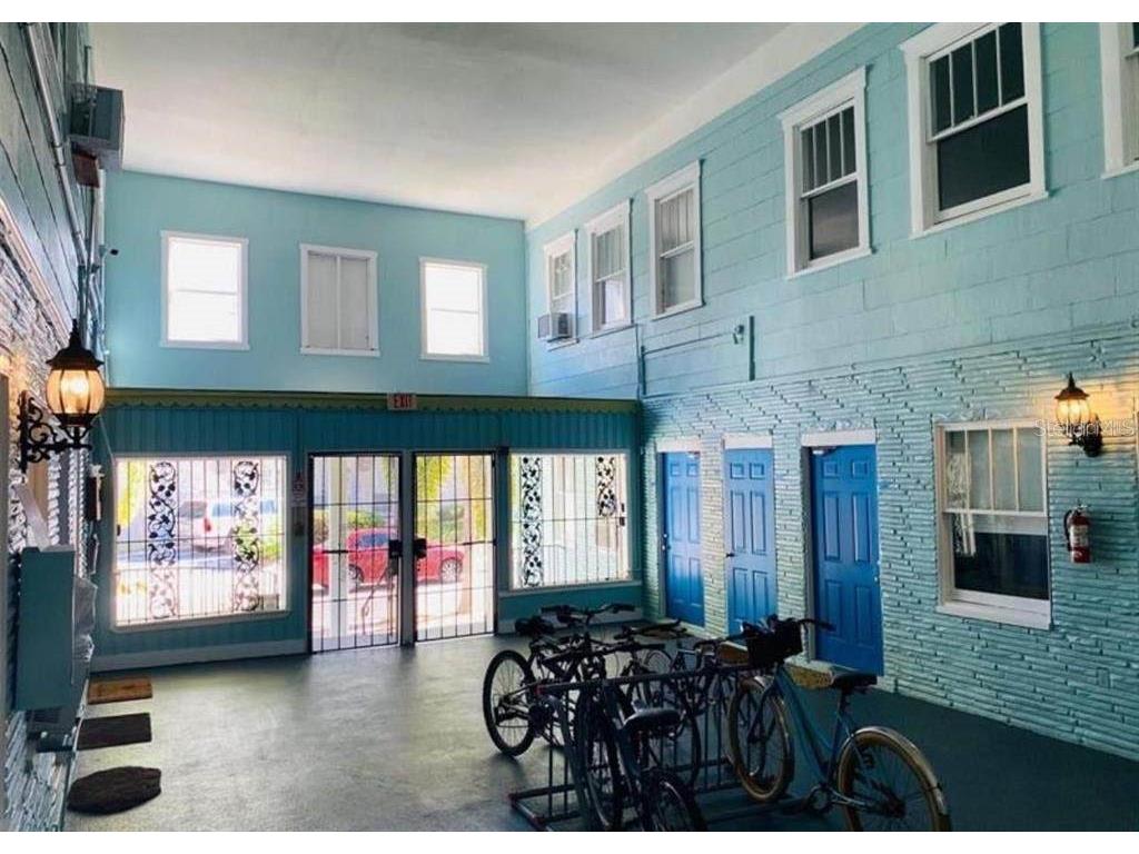 308 Grove Street N #102 Saint Petersburg FL 33701 W7886455 image3
