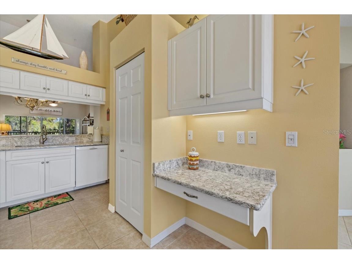 308 Lynbrook Circle #202 Venice FL 34292 A4668045 image6