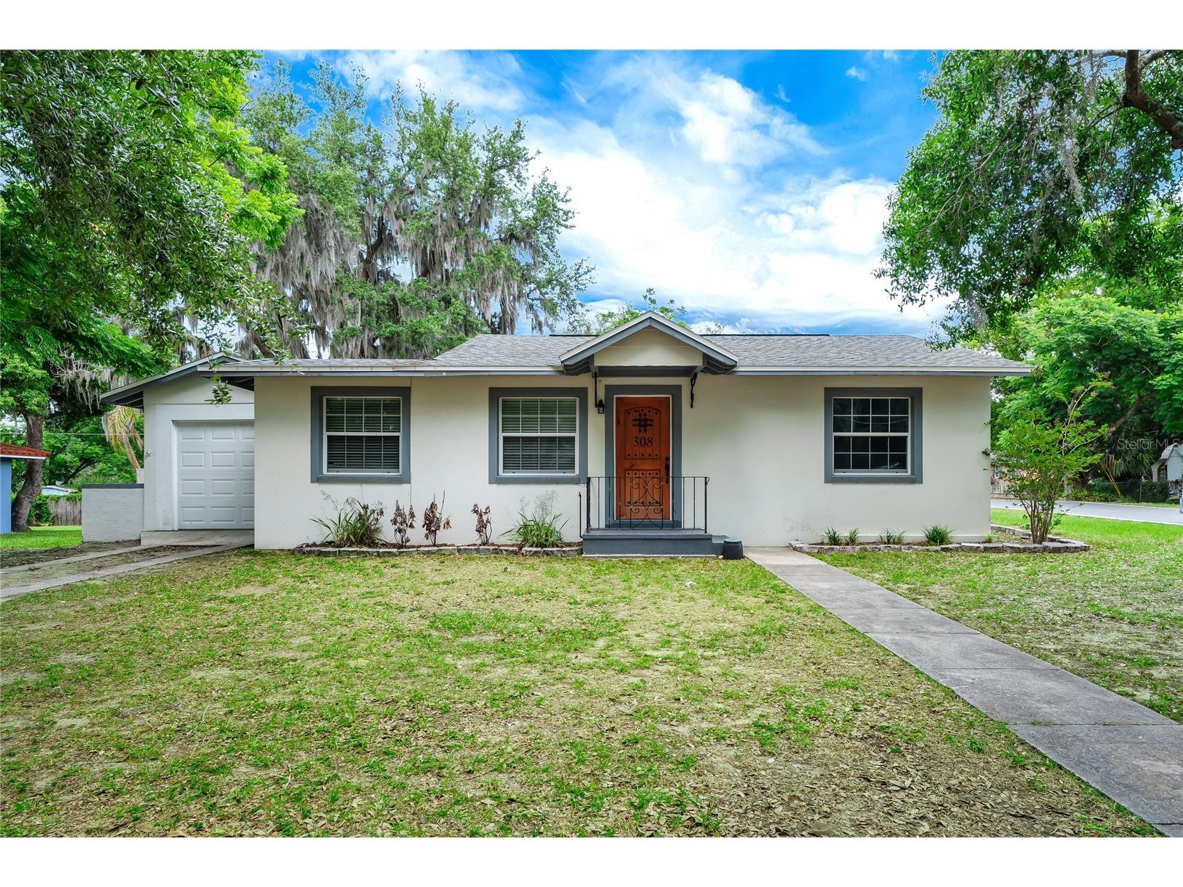 308 S Palm Avenue Howey In The Hills FL 34737 - LAKE HARRIS O6379151 image1