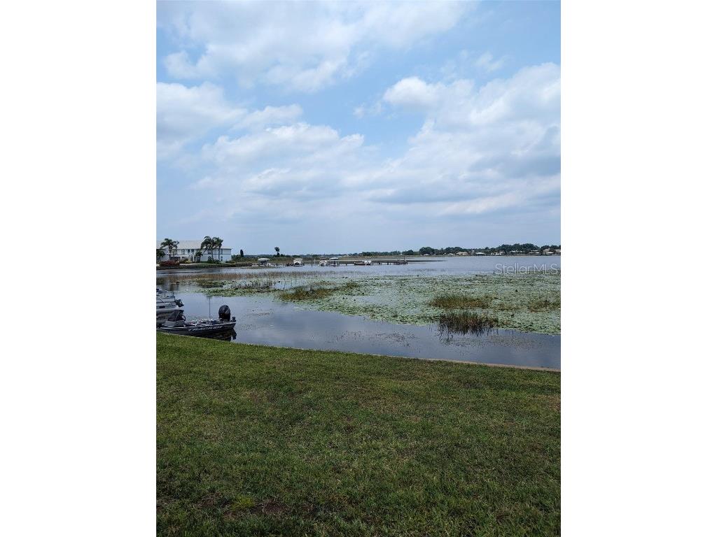 308 Stephen Drive #8 Lake Placid FL 33852 O6292472 image3