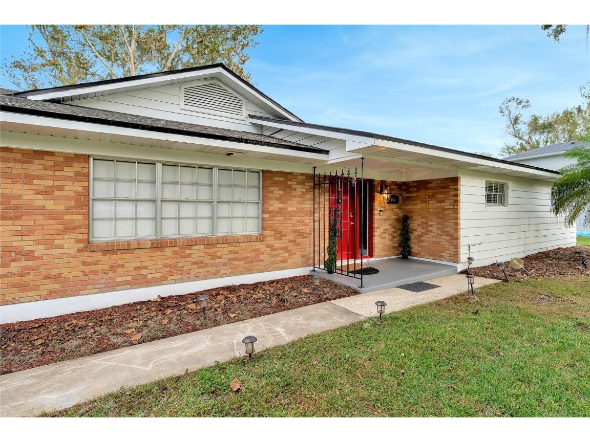 308 Waterwood Drive, Yalaha, FL, 34797 MLS O6150282 Edina Realty