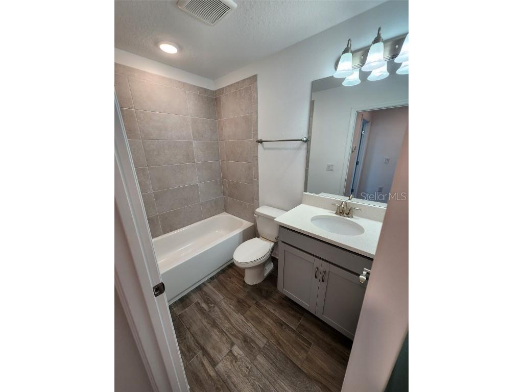 3080 Via Sienna Circle Sarasota FL 34243 A4674370 image15