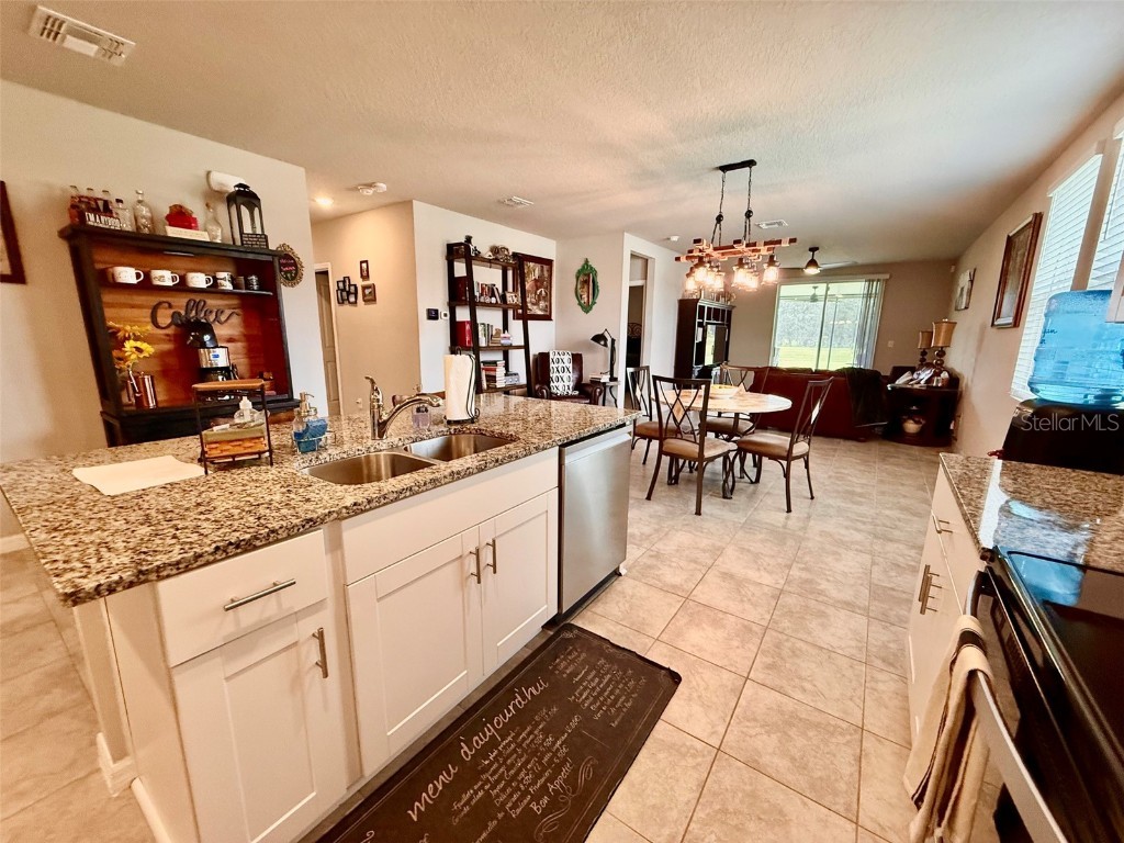 3082 Forrest Plum Court Zephyrhills FL 33540 W7879645 image13