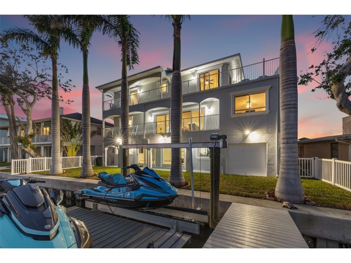 309 180th Avenue E Redington Shores FL 33708 - BOCA CIEGA BAY TB8350074 image1