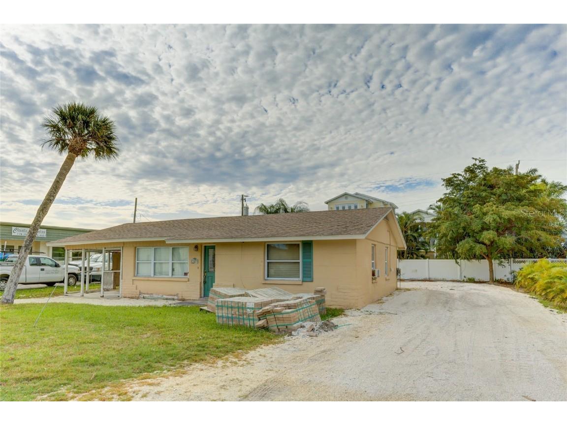 309 56th Street Holmes Beach FL 34217 A4563979 image1
