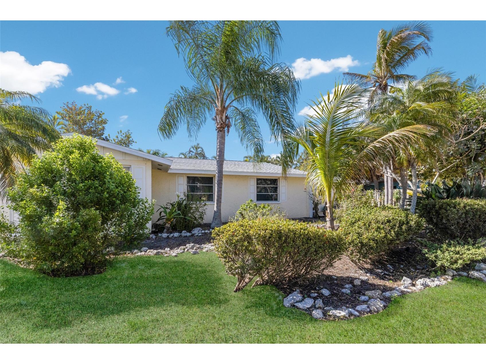 309 57th Street Holmes Beach FL 34217 A4685855 image1