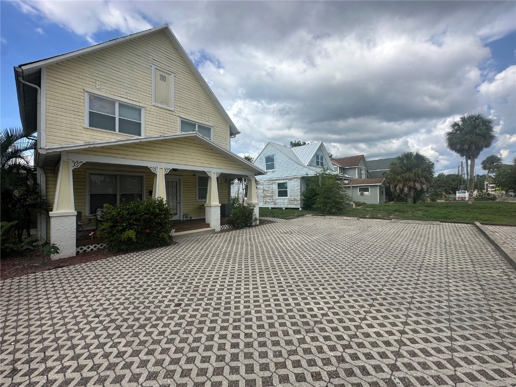 309 E Tarpon Avenue #UPPER Tarpon Springs FL 34689 W7867067 image1